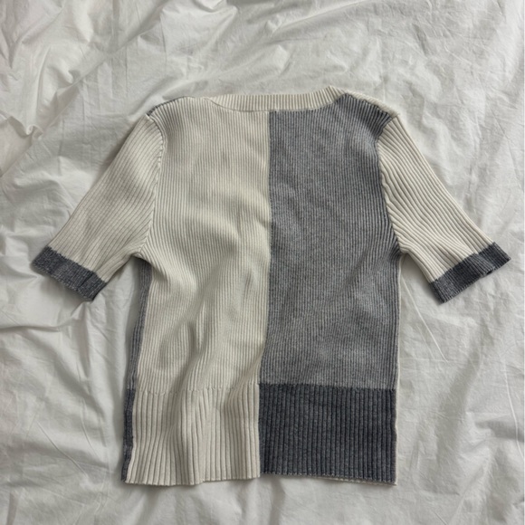 Colorblock Ribbed Knit Top - Picture 2 of 2